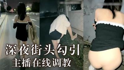 在车里缓慢而有力的撞着_两女1杯-快影AV