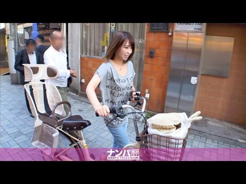  问她老公几个月都不艹她时，骂我神经-快影AV